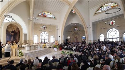 قداس رسمي يقوده الكاردينال بيتسابالا بحضور الأمير غازي وممثلي الكنائس المختلفة