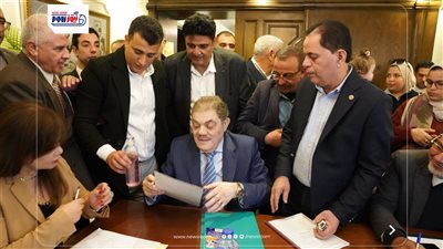 انتخابات رئاسة حزب الوفد 2026.. السيد البدوي يتقدم بأوراق ترشحه رسميًا (صور)