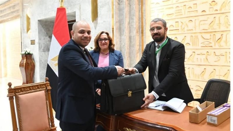 على خالد 