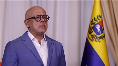 رئيس البرلمان الفنزويلي بعد انتخابه: نتعهد بعودة مادورو إلى السلطة 