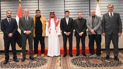 وزير الشباب والرياضة يبحث ترتيبات افتتاح نادي جلوري بالعاشر من رمضان