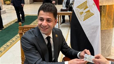 الدكتور أحمد علاء يتسلم كارنيه عضوية مجلس النواب في العاصمة الجديدة