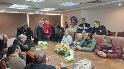 الاتفاق مع تجار سوق السمك بالقنطرة علي تنسيق الشارع وتحسين السيولة المرورية