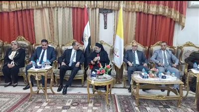 محافظ سوهاج ومدير الأمن يقدمان التهنئة للأقباط الكاثوليك بعيد الميلاد المجيد 