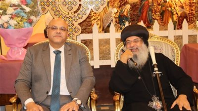 محافظ القليوبية ومدير الأمن يهنئان الأقباط بعيد الميلاد في المطرانية ببنها