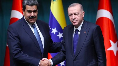 أردوغان ينفي علمه بأي عرض أمريكي لنقل مادورو إلى تركيا