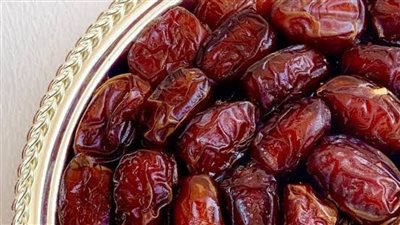 ماذا يحدث لجسمك عند تناول التمر قبل التمرين؟ الطاقة التي لا يتحدث عنها أحد 	