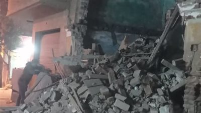 محافظ القليوبية يشكل لجنة هندسية بعد انهيار جزء من مبنى قديم بالقناطر الخيرية