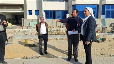 مدير رياضة السويس تتابع العمل بالمشروع القومي لإنشاء حمام السباحة الأوليمبي