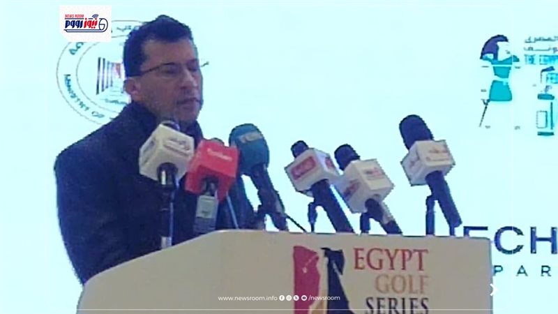 وزير الرياضة خلال