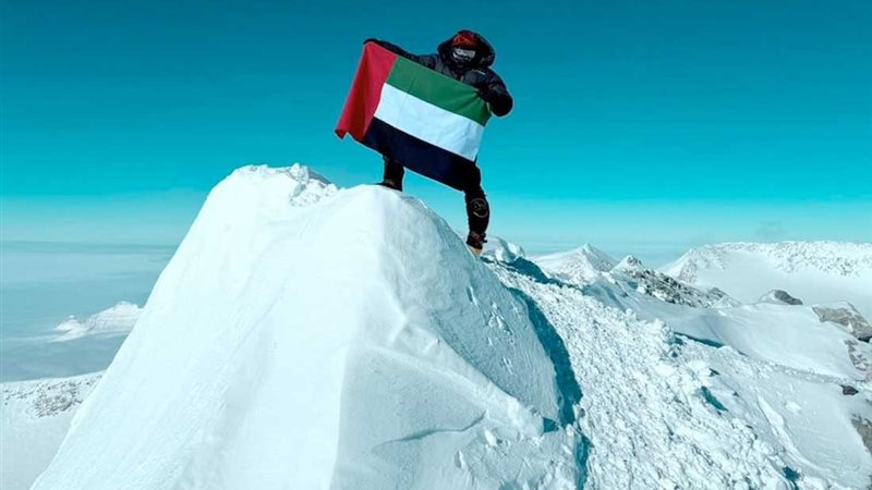 متسلقة الجبال الإماراتية