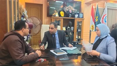 وكيل صحة أسيوط يبحث تطوير الرعاية الحرجة وتعزيز الخدمات الطبية للمواطنين