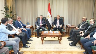 وزير العمل يستقبل وفد نقابة العاملين بالبترول بتركيا لتعزيز التعاون والتواصل 