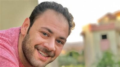 حفرة على طريق الواحات .. محمد علي رزق يكشف عن تعرضه لحادث سير