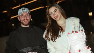 حبيبها أم صديقها.. يارا السكري تثير تساؤلات جمهورها بصور مع هذا الشاب 