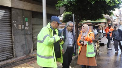 جولة تفقدية لرئيس شركة الصرف الصحي بالإسكندرية أثناء الأمطار