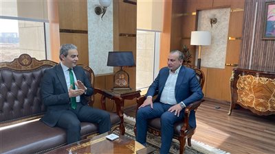 نقيب الإعلاميين يبحث مع رئيس صندوق التنمية الحضرية سبل توفير وحدات سكنية لائقة