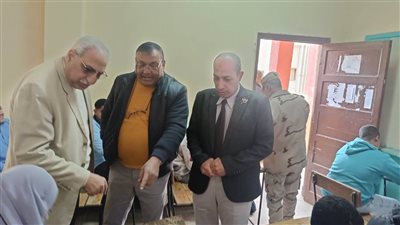 مدير تعليم القليوبية يتابع انضباط لجان امتحانات الفصل الدراسي الاول بالنقل