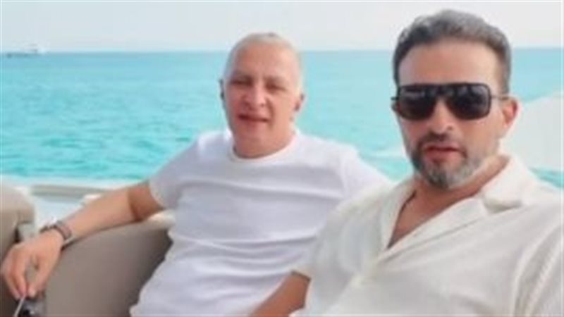 رجلا الأعمال أيمن