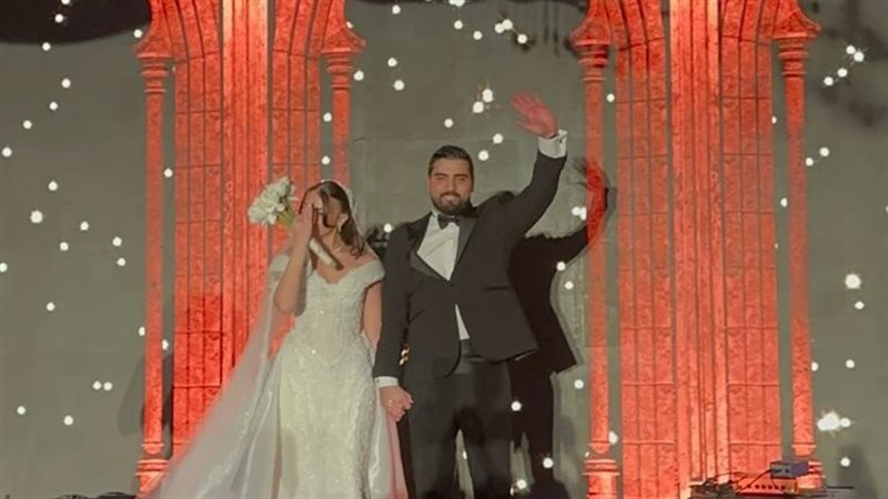 أحمد عماد وزوجته