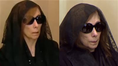 مشهد متكرر .. ملامح الحزن على وجه فيروز في جنازة نجلها هلي الرحباني |تفاصيل 