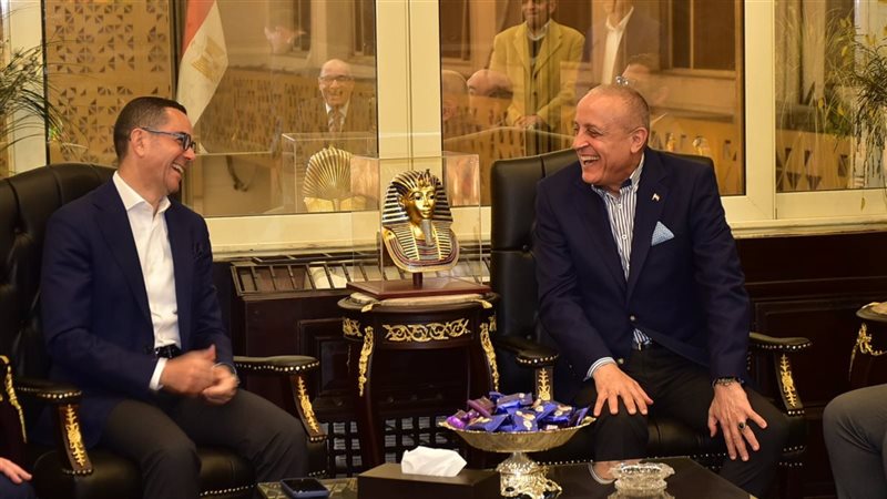 وزير الاستثمار ومحافظ