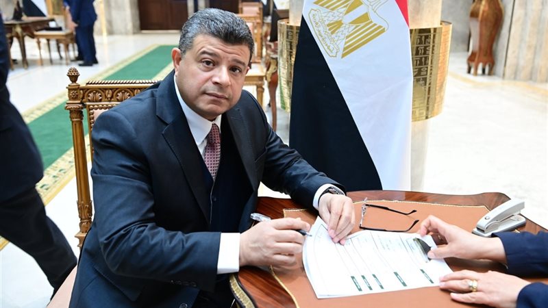 تسليم الأعضاء الجدد