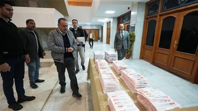 محافظ أسيوط يستلم تبرعًا بـ20 ألف سرنجة دقيقة لدعم خدمات التأمين الصحي