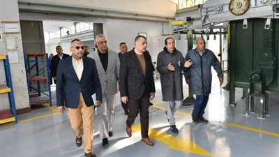 وزير الإنتاج الحربي: 