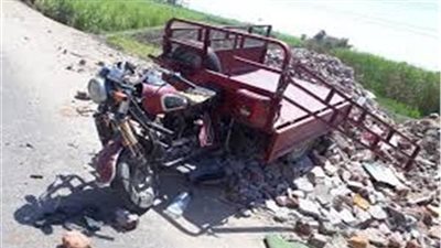 حادث مروع في أسيوط.. تصادم سيارة وتروسيكل يُسفر عن إصابة 4 أشخاص