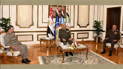 وزير الدفاع والإنتاج الحربى يلتقى وفد من الإتحاد العربى للرياضة العسكرية | صور