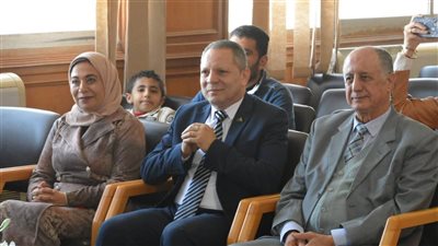 رئيس جامعة دمياط يشيد برسالة دكتوراه لتطوير بيئة رياض الأطفال