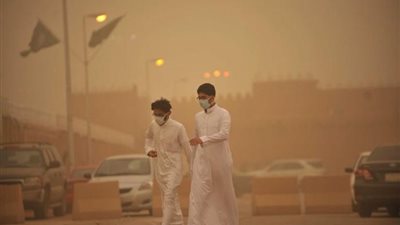 رياح شديدة وعواصف ترابية.. حالة الطقس اليوم في السعودية