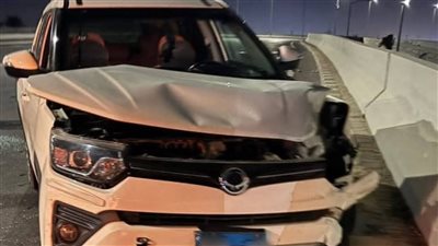 دماء على الطريق السياحي.. إصابة سائق في حادث تصادم مروع بحدائق الأهرام