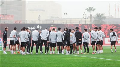 نجم الأهلي يغيب عن المران الجماعي ويكتفي بتدريبات الجيم