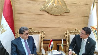 رئيس جامعة بنها يستقبل النقيب العام للاطباء البيطريين لبحث سبل التعاون بينهما