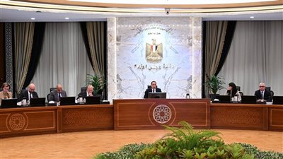 مدبولي يتابع مشروع إنتاج الهيدروجين الأخضر بالمنطقة الاقتصادية لقناة السويس
