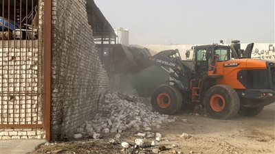 تنفيذ 10 قرارت إزالة والتصدى لمخالفات البناء والتعديات بالسويس
