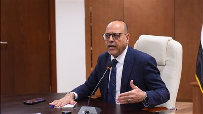وزير العمل يعقد اجتماعًا مع ممثلي شركات إلحاق العمالة بالخارج