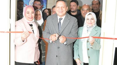 رئيس جامعة دمياط يفتتح معمل حاسب آلي جديد بكلية التربية