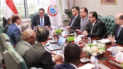 لبحث الشراكة في إنتاج اللقاحات.. وزير الصحة يستقبل وفد المعهد الدولي للقاحات 