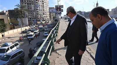 كوبرى الاستاد بالغربية.. معاناة مستمرة رغم معاينة المحافظ