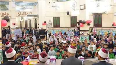 تحفهم الملائكة.. مديرية أوقاف السويس تكرّم حفظة كتاب الله بالجناين