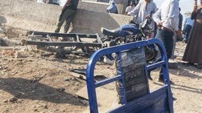 العناية الإلهية تنقذ طفل من الموت أسفل عجلات القطار بالعياط