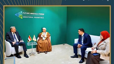 وزير البترول يبحث تبادل الخبرات في مجال التعدين مع سلطنة عُمان
