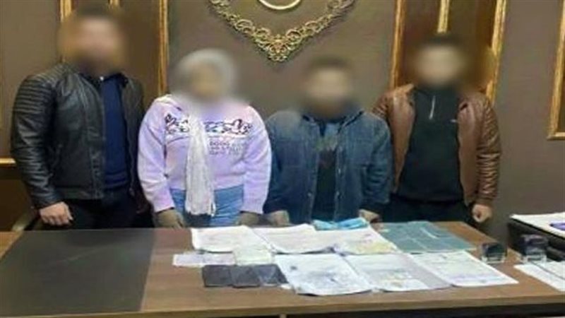 التحقيق مع 4 متهمين