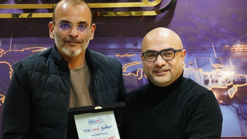 أيمن بهجت قمر 