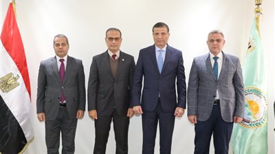 وزير الزراعة يبحث مع «مكافحة الجراد الصحراوي» سبل تعزيز التعاون الإقليمي