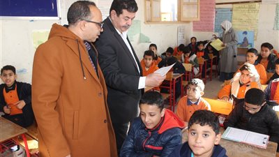 النحاس يتابع انتظام امتحانات نهاية الفصل الدراسي الأول لصفوف النقل بسوهاج