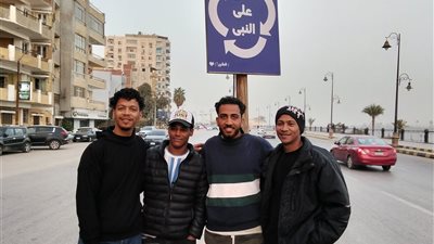 صلى على النبي.. تزين كورنيش بنى سويف ومواقع التواصل الاجتماعي 